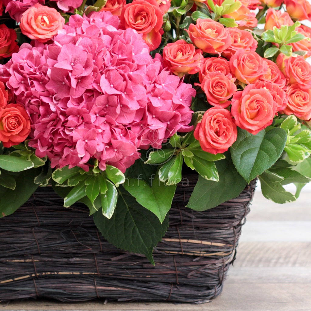 highlife  flower basket detail