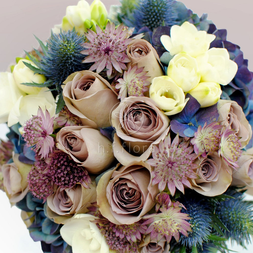 Hydrangea and  rose bridal bouquet detail