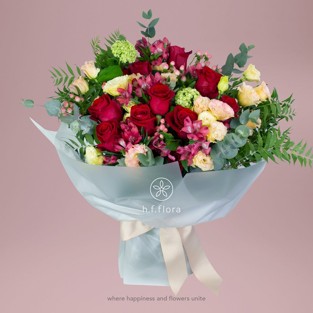 True romantic flower box details